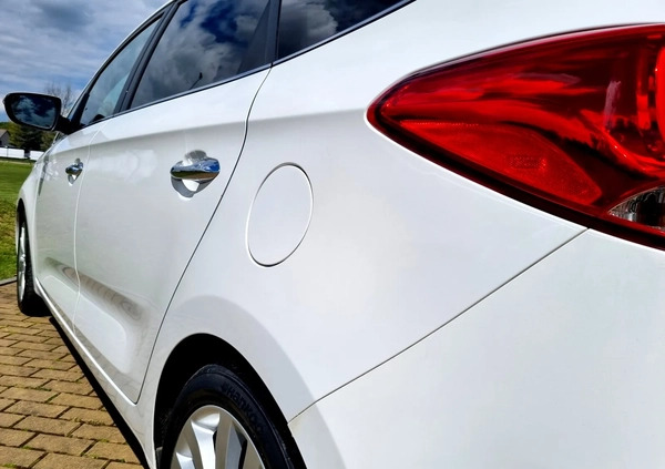 Kia Carens cena 38900 przebieg: 120000, rok produkcji 2013 z Słomniki małe 781